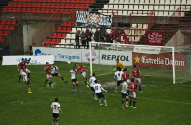 El Eldense noquea al Nàstic para seguir vivo en la lucha por la permanencia