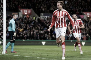 Stoke City 1-0 Hull City: Peter Crouch header tames Tigers