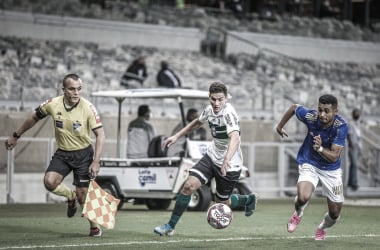 Sem surpresas, Cruzeiro e Coritiba empatam em jogo de
pouca inspiração