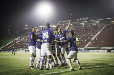 Fora de casa, Cruzeiro derrota Tupi e amplia vantagem na semifinal do Mineiro