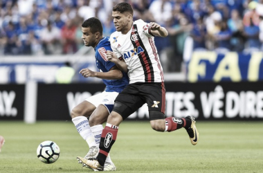 Em tarde de Mineirão cheio, Cruzeiro e Flamengo ficam no empate após duelo eletrizante
