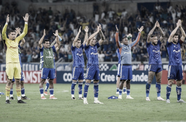 Com gol na reta final, Cruzeiro vence e se classifica para as oitavas da Sul-americana