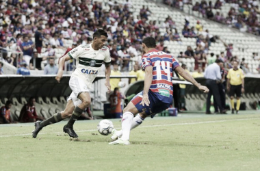 Em clima melancólico, Coritiba encerra temporada diante do campeão Fortaleza