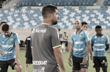 António Oliveira deve promover a entrada de Deyverson no time titular (Foto: Divulgação/Cuiabá EC)