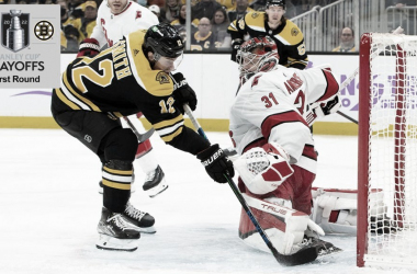 Gols e melhores momentos Carolina Hurricanes 5x1 Boston Bruins pelos playoffs da NHL