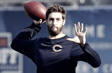 Jay Cutler firma por los Miami Dolphins