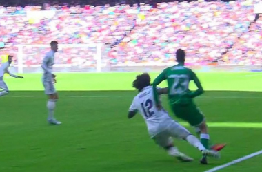 Mateu perdonó la roja a Marcelo, que podrá jugar el derbi