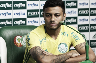 Cleiton Xavier celebra melhor sequência desde seu retorno ao Palmeiras: "Ajudando bastante"