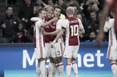 El Ajax vence y Dolberg convence