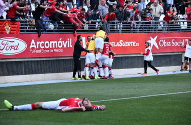 La épica aferra con mucha fuerza al Real Murcia en el 'playoffs'
