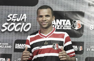 Lateral-direito Vitor aprimora parte física e espera ficar à disposição no Santa Cruz