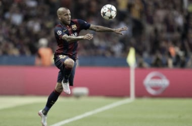 BREAKING: Dani Alves signs new two-year contract extension with Barça