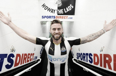 Newcastle United confirm signing of striker Daryl Murphy