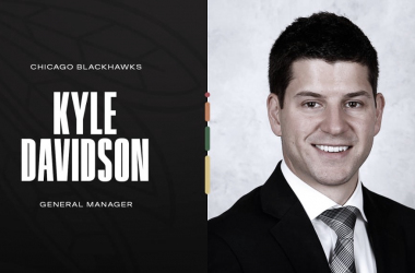 Kyle Davidson manager general de los Blackhawks