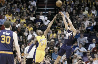 Nba, l'omaggio di Devin Booker: "Mi manda Kobe"