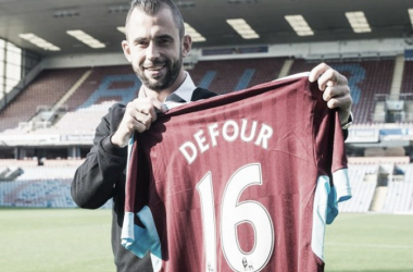 Burnley sign Belgium midfielder Steven Defour