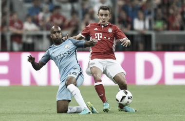 Fabian Delph maravillado con Guardiola