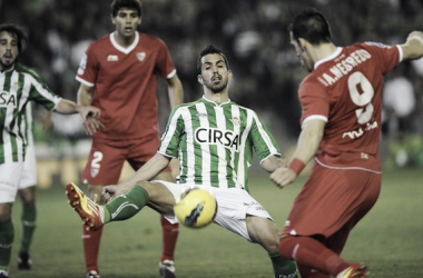 Betis y Sevilla empatan en un derbi eléctrico