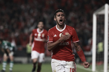 El Benfica sale del derbi eterno con los pies en el suelo y la cabeza en las estrellas