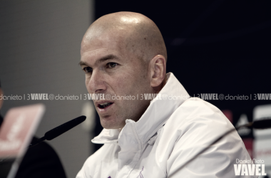 Zidane: &quot;Quiero que James continúe en el Real Madrid&quot;