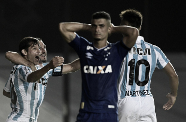 Cruzeiro falha na defesa e estreia com derrota diante do Racing na Libertadores