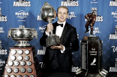 Patrick Kane Wins the Hart Memorial Trophy