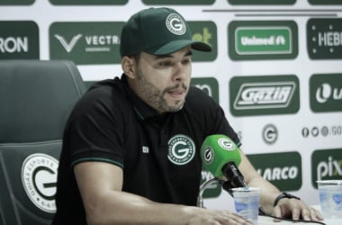 Jair Ventura questiona arbitragem na derrota do Goiás para o Avaí: “Confusa”