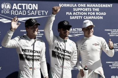 Hamilton volta às pole position em Monza