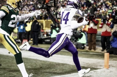 Los Vikings cumplen en el Lambeau Field