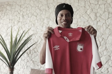 Ronaldinho se vestirá de rojo 'cardenal'