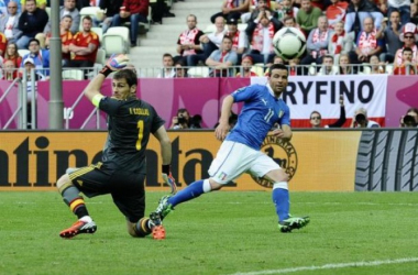 Euro 2012: Italia, de la sospecha de &#039;biscotto&#039; a caer en la final