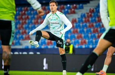 Rodrigo Riquelme calentando en el Ciutat de Valencia | Fuente: Real Betis