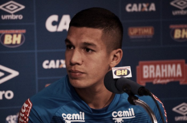 Lucas Romero garante que defender é responsabilidade de todos no Cruzeiro
