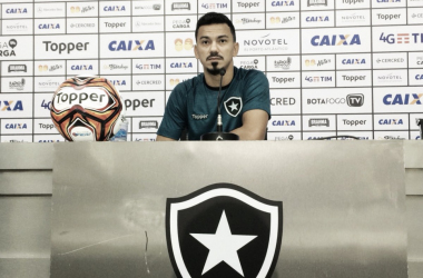 Rodrigo Lindoso minimiza erros e pede atenção para Botafogo sofrer menos gols