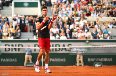 Djokovic deixa Roland Garros com derrota surpreendente