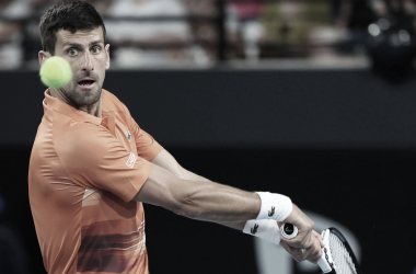 Djokovic supera Medvedev em Adelaide e vai à primeira final no ano