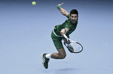 Djokovic vence Tsitsipas na estreia do ATP Finals 2022