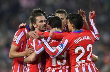 Jugadores del Atlético de Madrid celebran un gol durante el partido de LaLiga contra el Valencia CF | Foto: Clive Brunskill/Getty Images