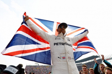 F1 - Hamilton: "Che bello lottare con le Ferrari! Con Vettel? Il nostro rapporto è ok"