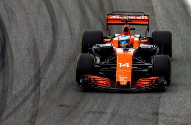 F1, McLaren - Alonso show anche ad Interlagos: "Dovrei essere il miglior difensore dell'anno"