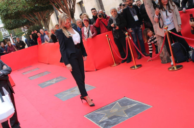 Alison Doody ya tiene su estrella en el paseo de la fama de Almería