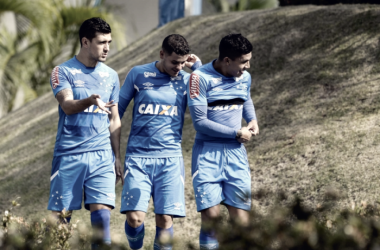 Com retornos de Arrascaeta e Murilo, Mano escala Cruzeiro para confronto contra Vitória