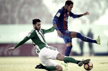 Liga - Suarez salva un brutto Barcellona: 1-1 con con il Betis