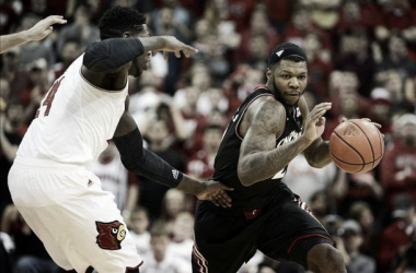 Cincinnati, Kilpatrick Keeps Rolling; Upsets Louisville