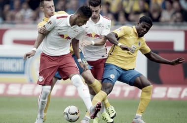 Eintracht Braunschweig 0-2 RB Leipzig: Forsberg and Selke seal the three points