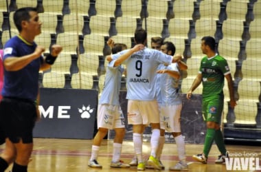 Primera victoria para Santiago Futsal ante UMA Antequera