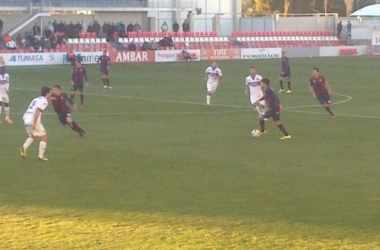 La SD Huesca golea a la SD Leoia para ponerse colíder
