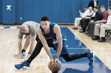 Los Sixers quieren que Simmons debute en esta temporada