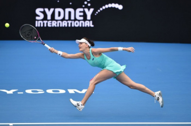 WTA Sydney - Radwanska di livello, Konta al tappeto