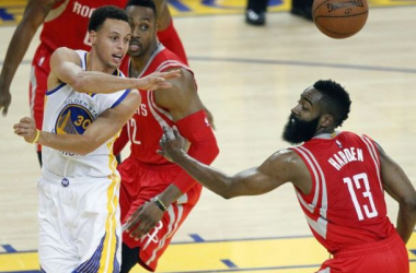 Stephen Curry Masterclass Helps Warriors Blow Out Rockets To Take 3-0 Lead 115-80